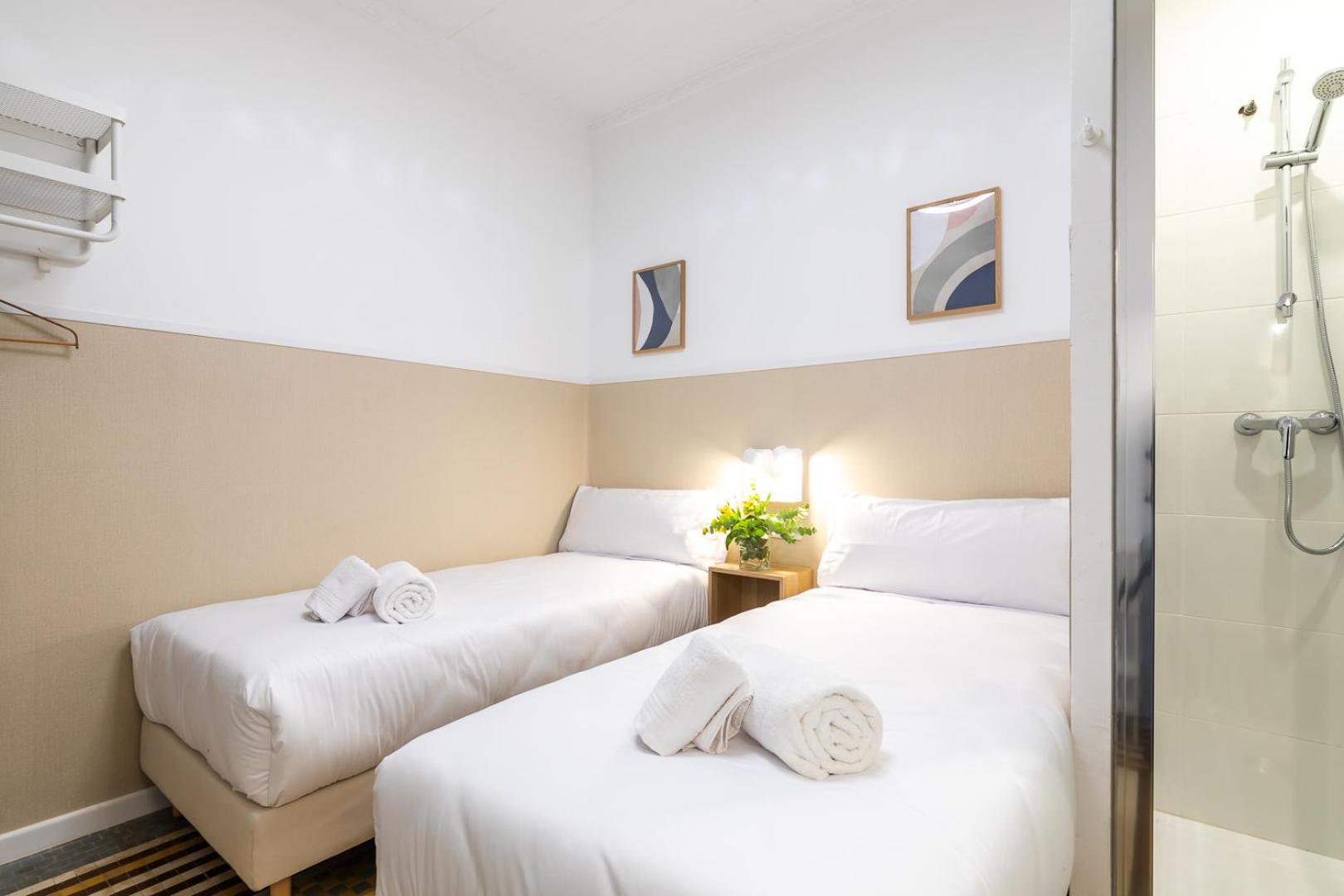 ולנסיה Pension Alicante By Moontels מראה חיצוני תמונה