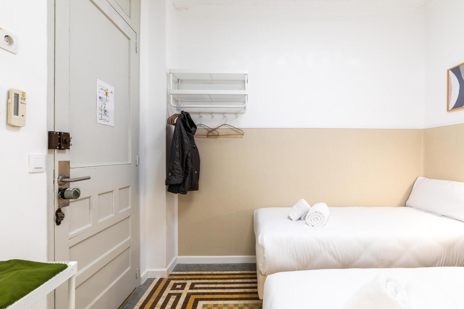 ולנסיה Pension Alicante By Moontels מראה חיצוני תמונה