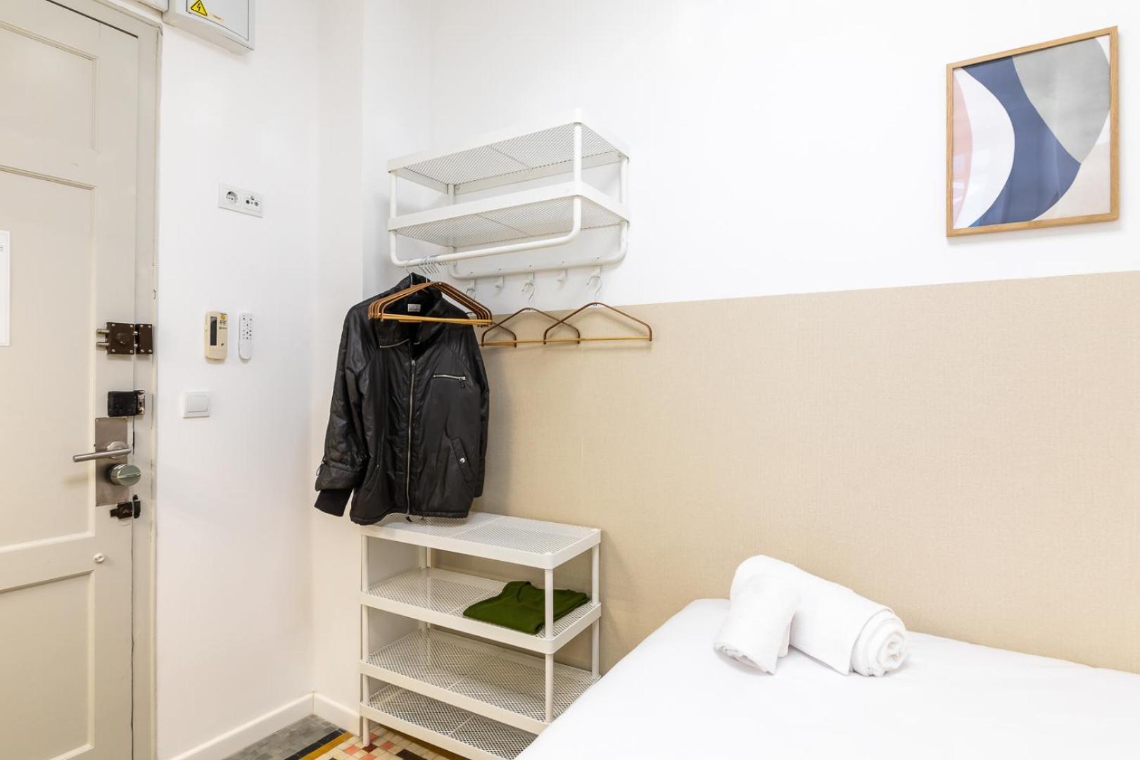 ולנסיה Pension Alicante By Moontels מראה חיצוני תמונה