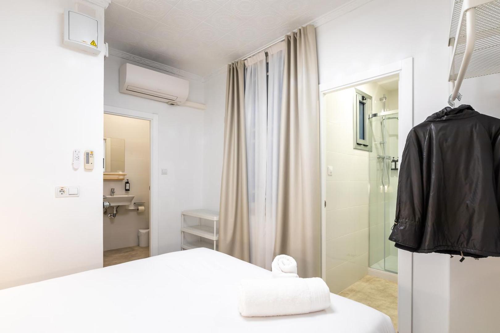 ולנסיה Pension Alicante By Moontels מראה חיצוני תמונה