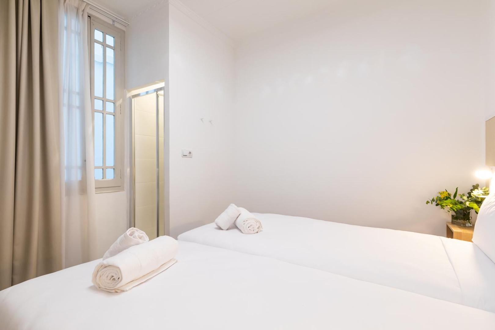 ולנסיה Pension Alicante By Moontels מראה חיצוני תמונה