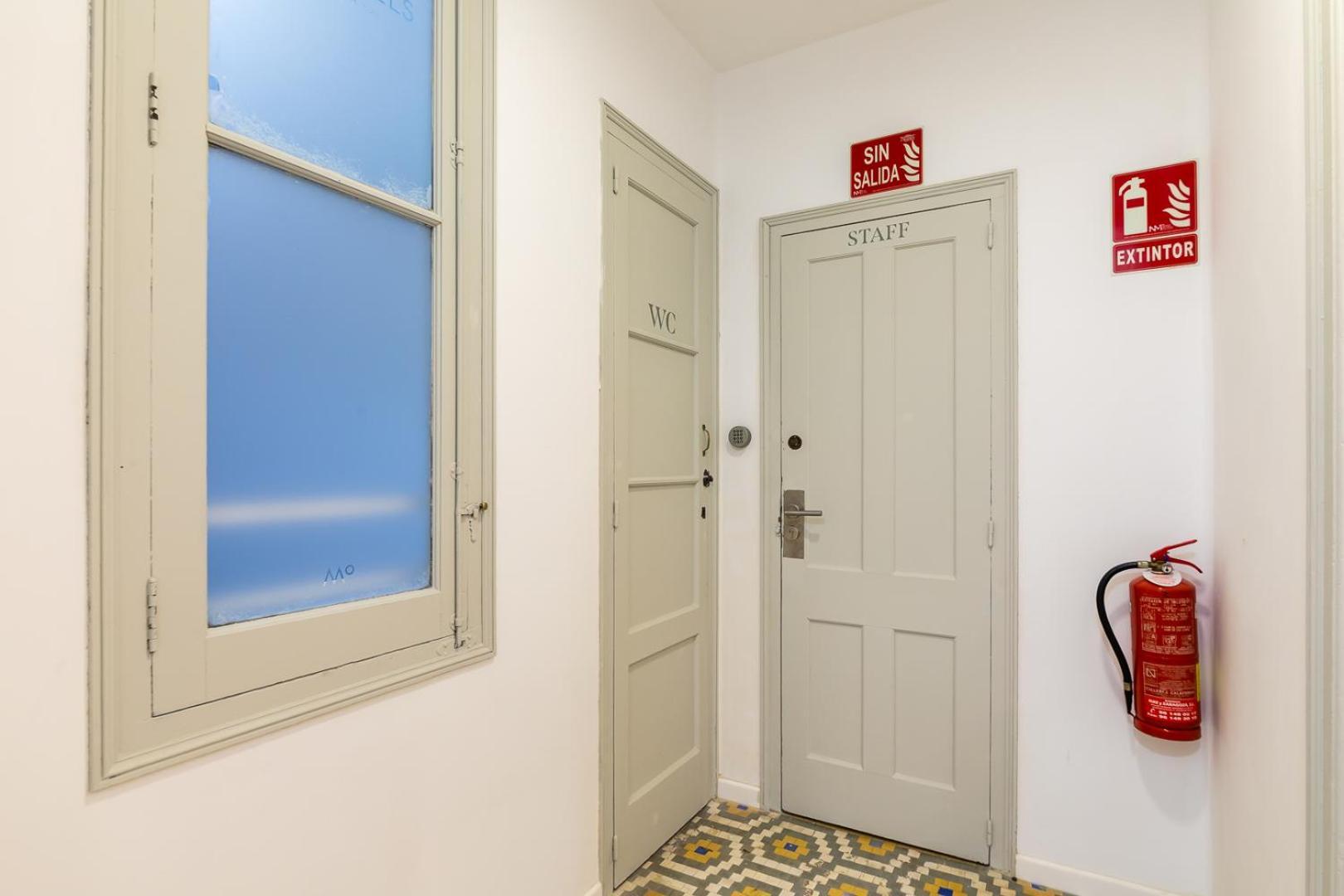 ולנסיה Pension Alicante By Moontels מראה חיצוני תמונה