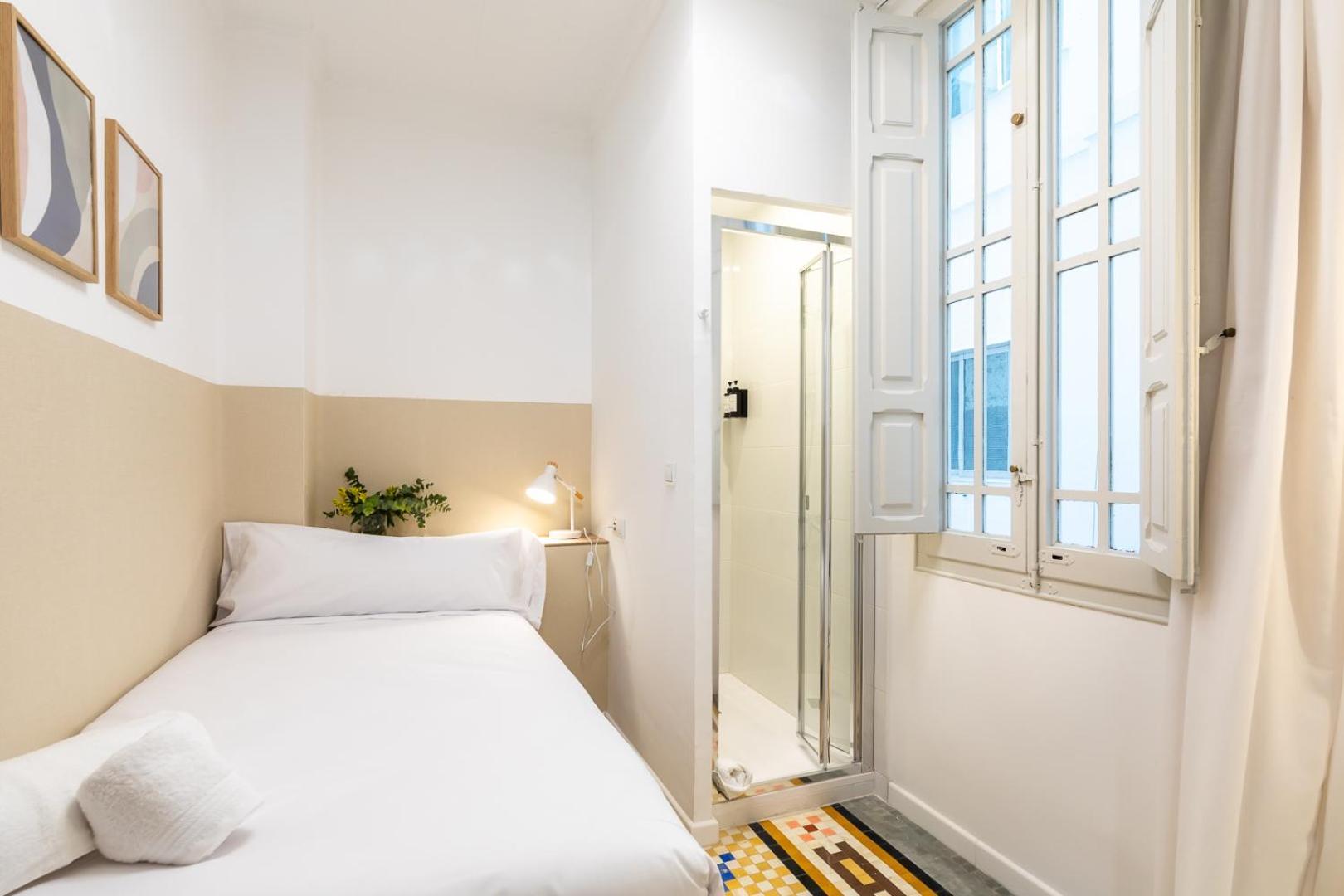 ולנסיה Pension Alicante By Moontels מראה חיצוני תמונה