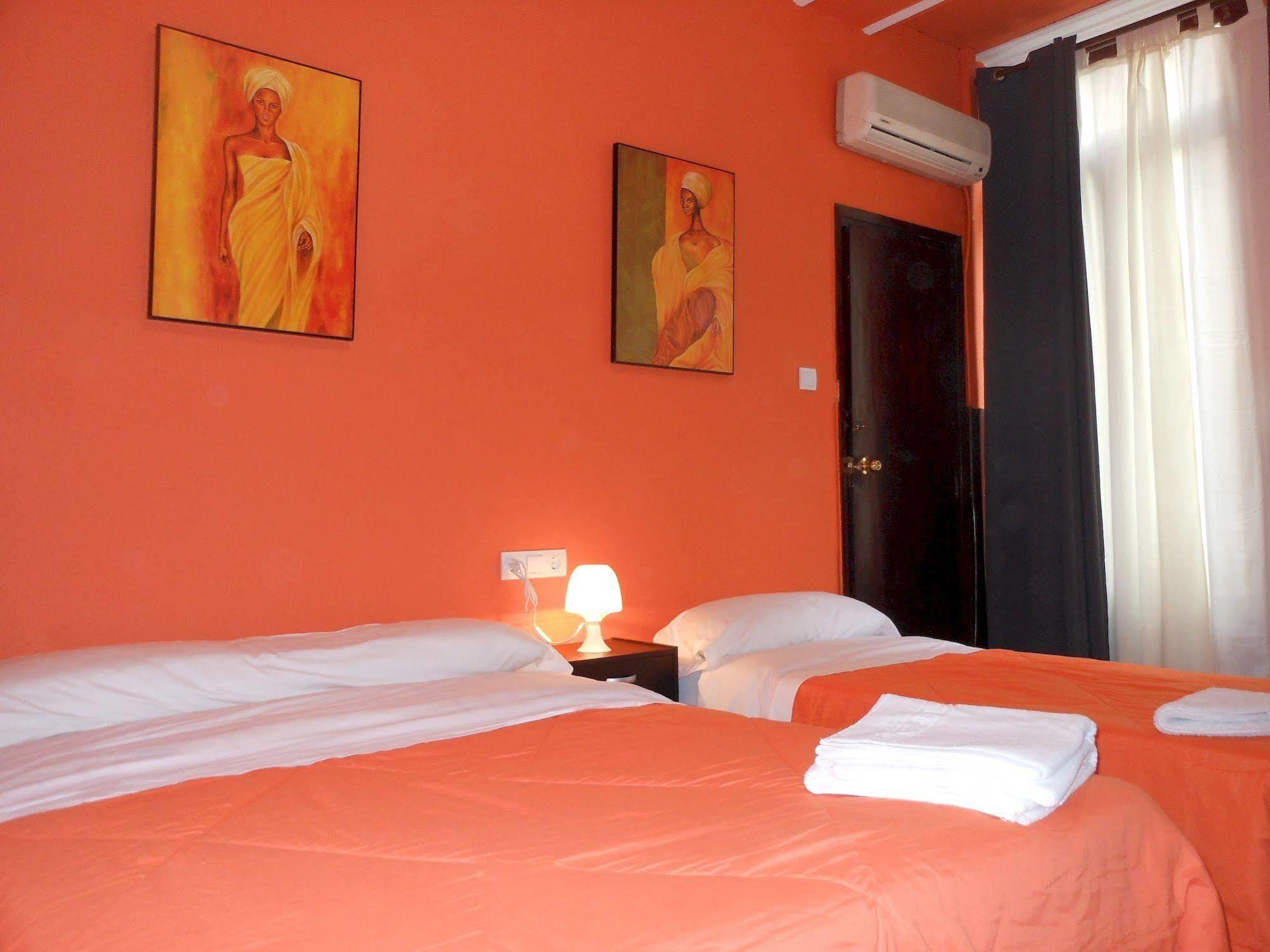 ולנסיה Pension Alicante By Moontels מראה חיצוני תמונה